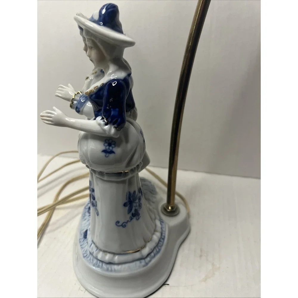 Vintage Porcelain Lamp Man & Woman Couple Blue/White